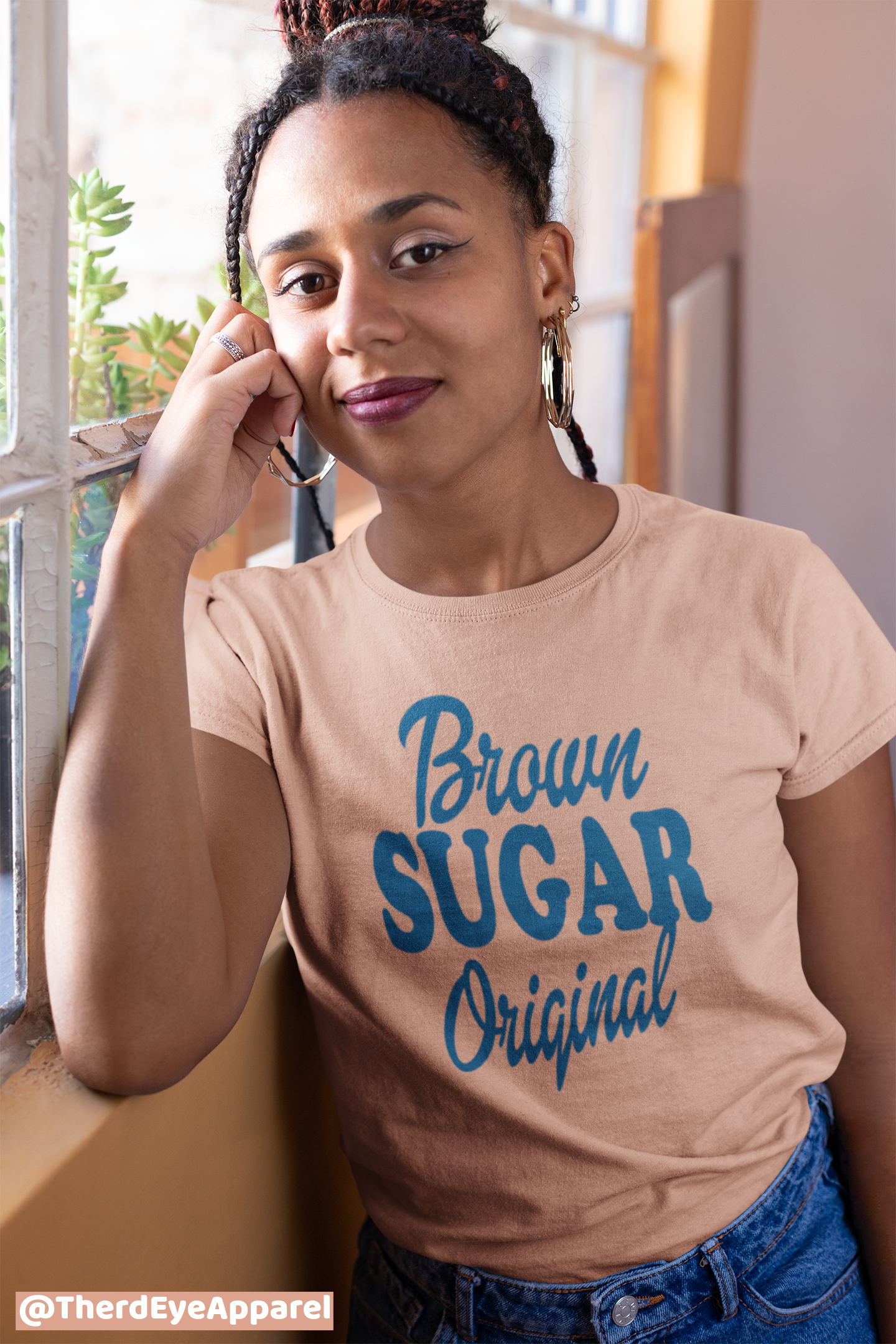 Design color is royal blue.